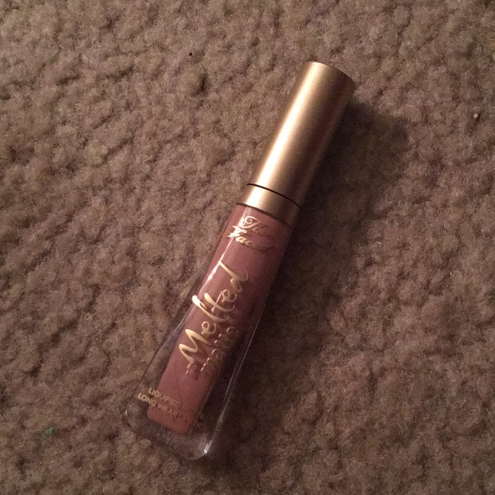 Iip bundle💄💋 - Picture 6 of 8